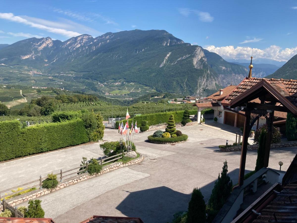 Hotel Ristorante Scoiattolo Sporminore Exterior photo